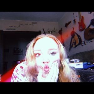 Meet your Posher, Halee